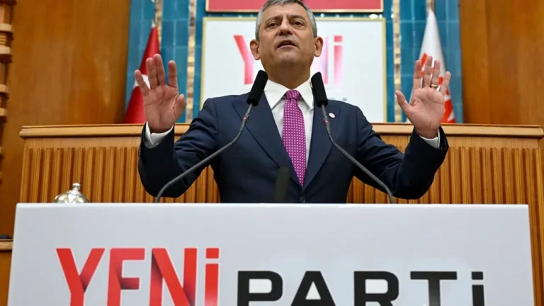 Siyasetin Gündemindeki İsim Krizi: Karar 3 Ekim