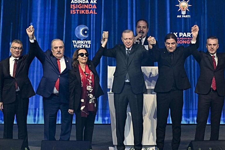 Siyasette Büyük Değişim Kapıda: Yeni Katılımlar Bekleniyor