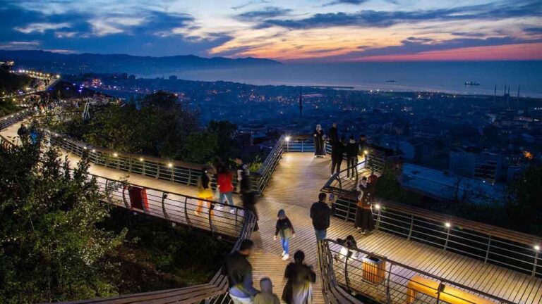 Trabzon'da Turizm Rekoru: 150 Bin Kişi Oraya Akın Etti