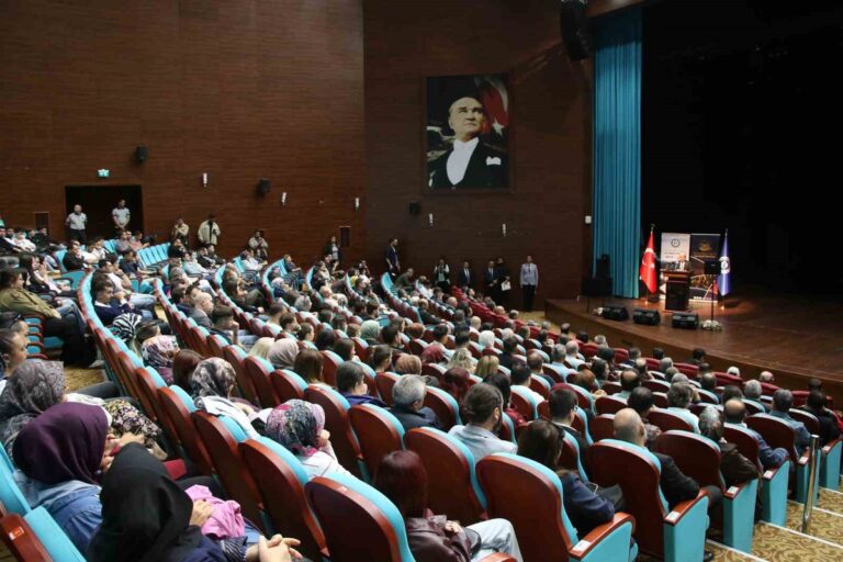 Uşak’ta Tarihi Buluşma: Timsal Karabekir Gençlerle Uşak’ta Tarihi Buluşma: Timsal Karabekir Gençlerle