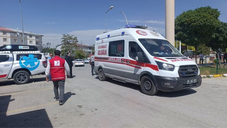 Van Muradiye’de Nefes Kesen Afet Tatbikatı Van Muradiye'de Nefes Kesen Afet Tatbikatı