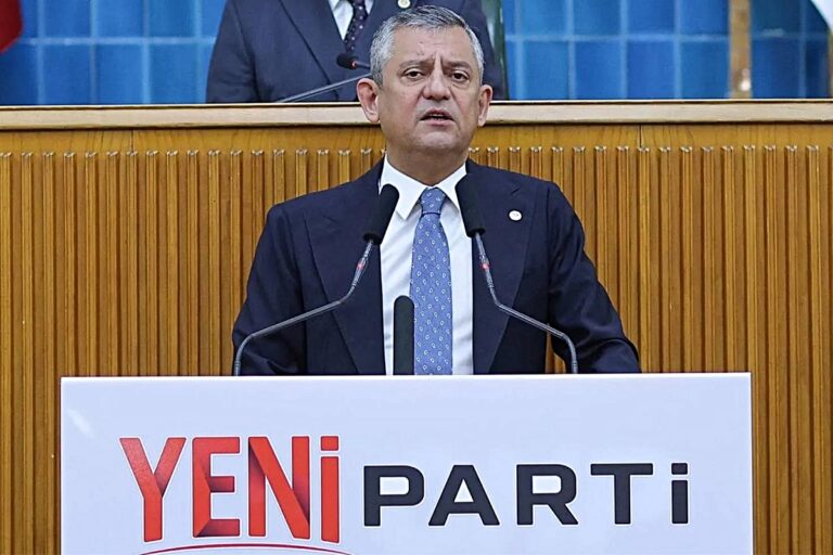 Yeni Parti İsmini Değiştiriyor: İşte Masadaki O İsim Yeni Parti İsmini Değiştiriyor: İşte Masadaki O İsim