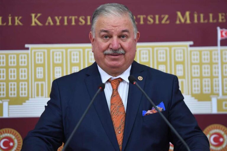 Yeniden Refah'ta Deprem: Doğan Bekin Ak Parti Yolunda
