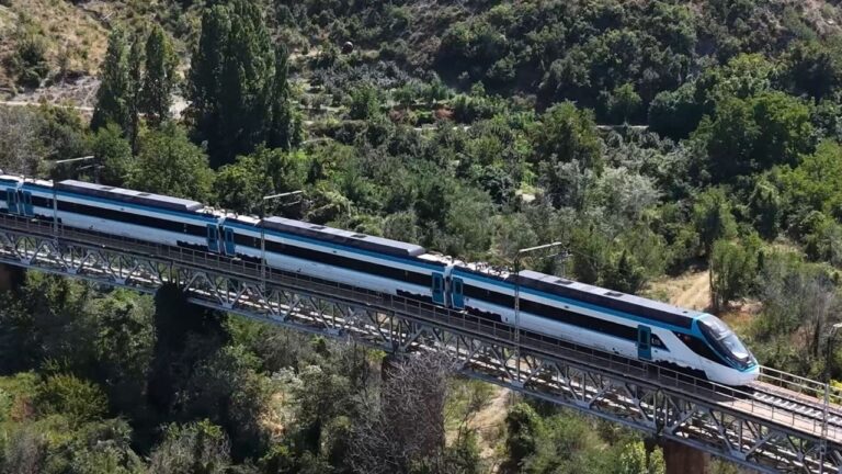 Yerli Hızlı Tren İçin Seri Üretim Dönemi Başlıyor Yerli Hızlı Tren İçin Seri Üretim Dönemi Başlıyor