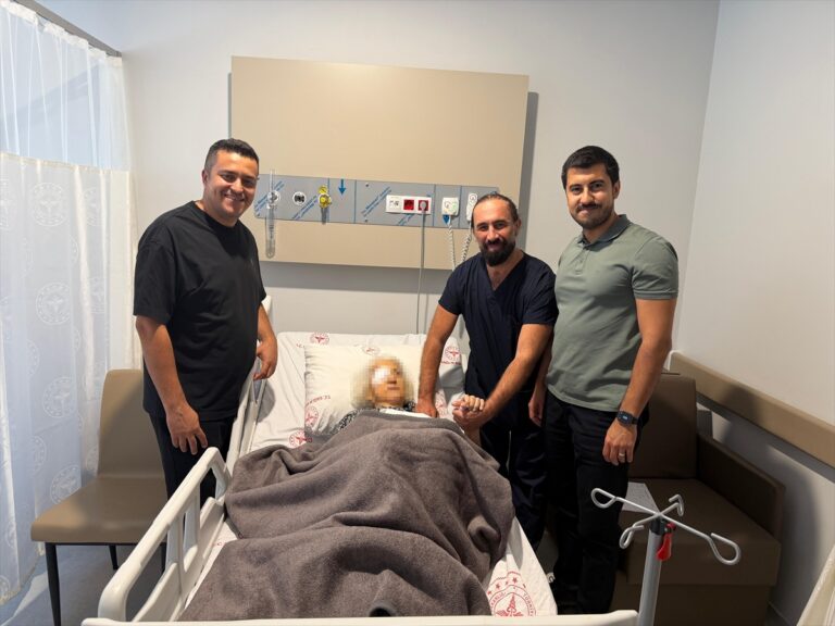 93 Yaşındaki Hasta Katarakt Ameliyatıyla Şifa Buldu 93 Yaşındaki Hasta Katarakt Ameliyatıyla Şifa Buldu