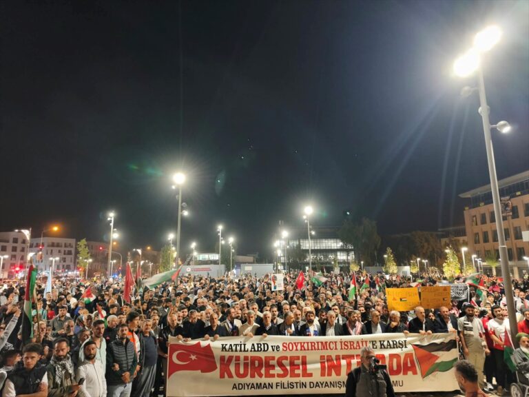 Adıyaman'da Gazze İçin Dev Yürüyüş: 3. Yıl Öfkesi