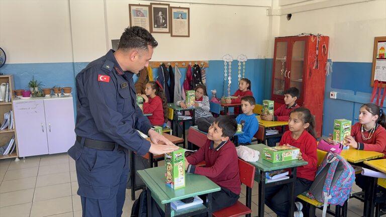 Alaçamlı Öğrencilere Jandarmadan Hayati Eğitim