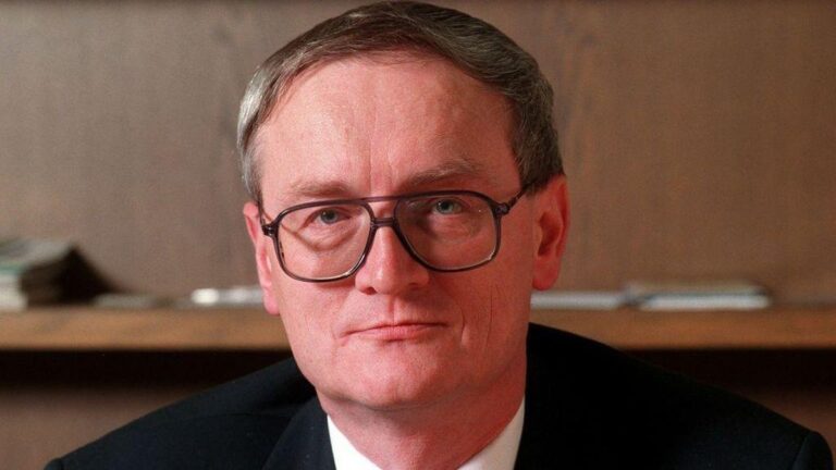 Alman İstihbaratında Deprem: Eski Başkan Gözaltında Alman İstihbaratında Deprem: Eski Başkan Gözaltında