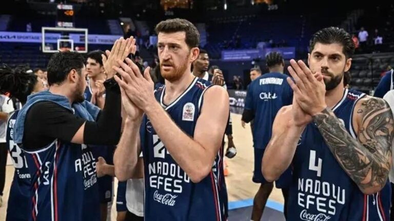 Anadolu Efes Kızılyıldız Deplasmanında Zafer Peşinde Anadolu Efes Kızılyıldız Deplasmanında Zafer Peşinde