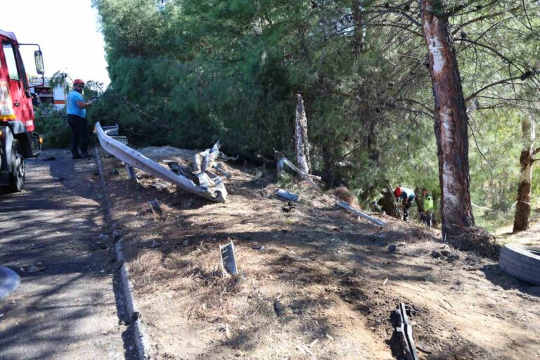 Aydın’da Feci Kaza: Tur Otobüsü Midibüsle Çarpıştı Aydın'da Feci Kaza: Tur Otobüsü Midibüsle Çarpıştı