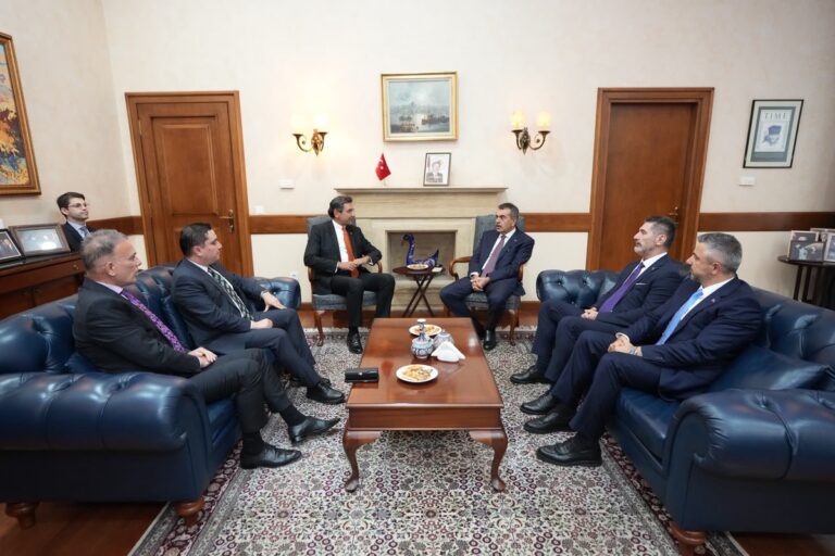 Bakan Tekin'den Tiflis'te Kritik Eğitim Zirvesi