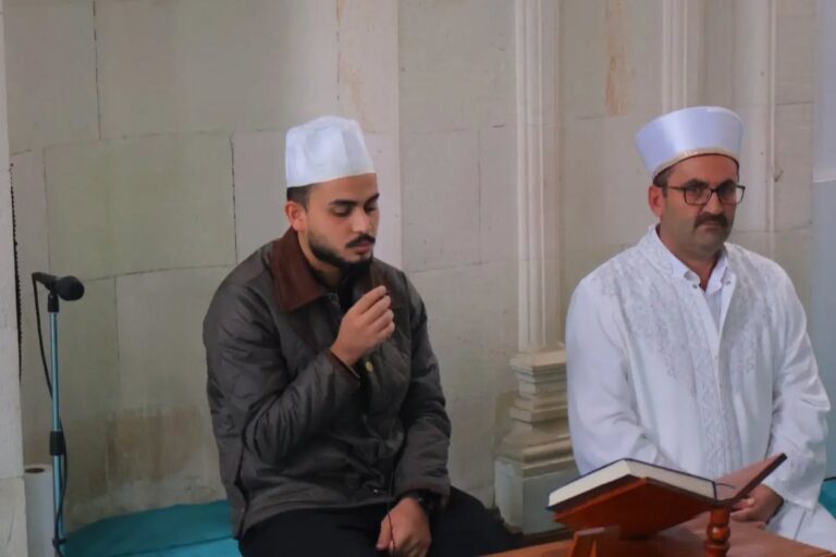 Bayburt'ta Manevi Zirve: Yakutiye Camii'nde Kur'an Yankılandı
