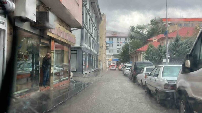 Bayburt’ta Sağanak Kabusu: Hayat Durma Noktasına Geldi Bayburt'ta Sağanak Kabusu: Hayat Durma Noktasına Geldi