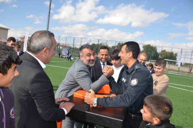 Bulanık'ta Spor Coşkusu: Öğrenciler Kıyasıya Yarıştı
