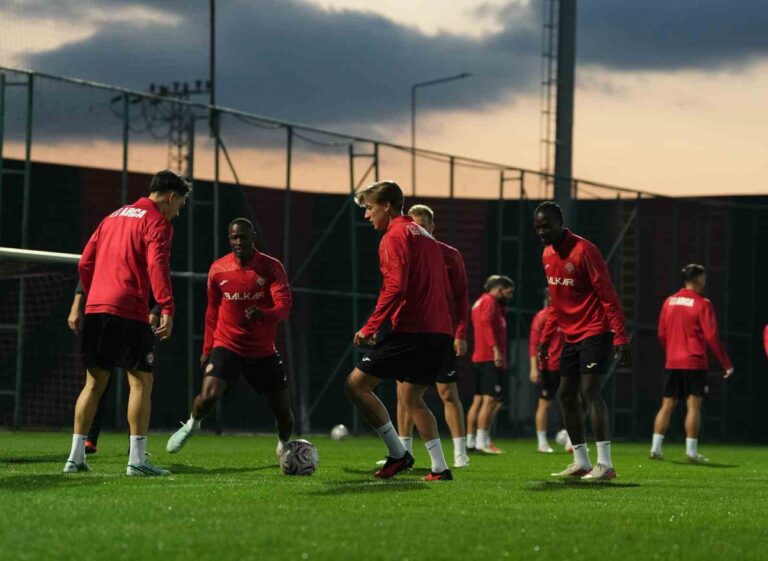 Burak Yılmaz Sahaya İndi: Çorum Fk’da Kritik Mesai