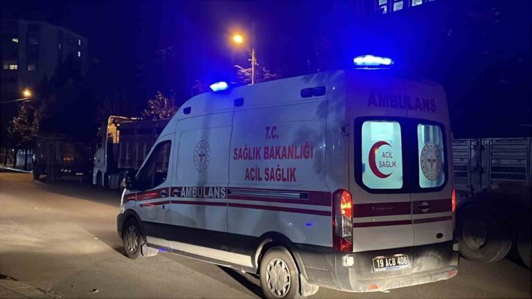 Çorum'da Kaçan Sürücü Polise Çarparak Yaraladı