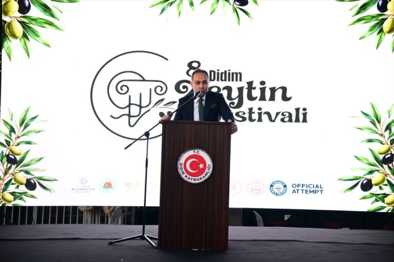 Didim Zeytin Festivali Dev Kortejle Başladı
