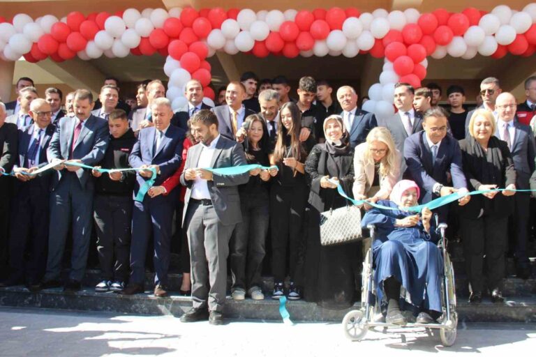 Eğitimde Dev Yatırım: Derslik Sayısı 750 Bine Ulaştı Eğitimde Dev Yatırım: Derslik Sayısı 750 Bine Ulaştı