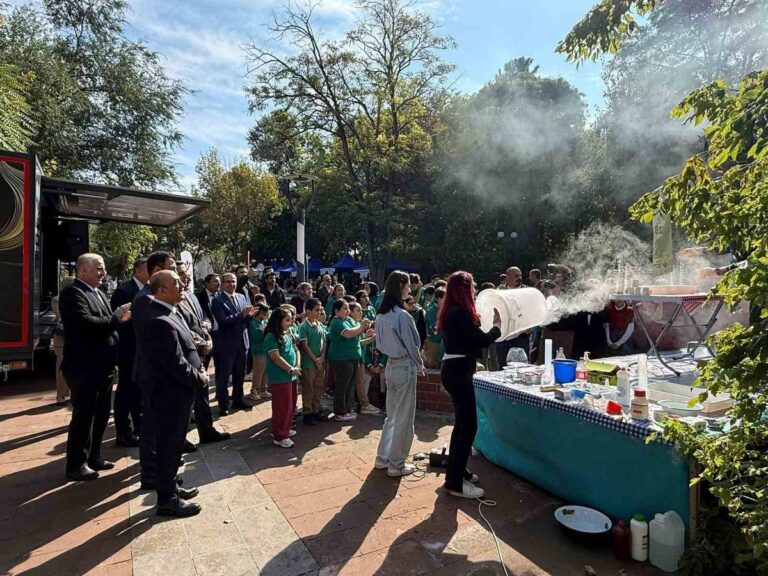 Erzincan’da Bilim Dolu 3 Gün: Hedef 8 Bin Ziyaretçi Erzincan'da Bilim Dolu 3 Gün: Hedef 8 Bin Ziyaretçi