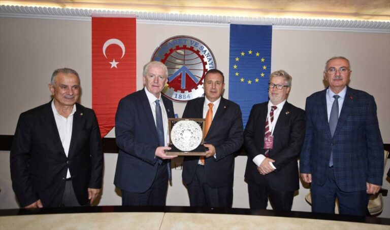 İrlanda Ekibinden Osmanlı Vefası: Ay Yıldızın Sırrı