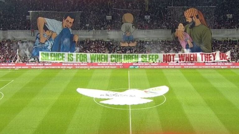 Konya’da Filistin İçin Tarihi Gece: Tribünler Yıkıldı Konya'da Filistin İçin Tarihi Gece: Tribünler Yıkıldı