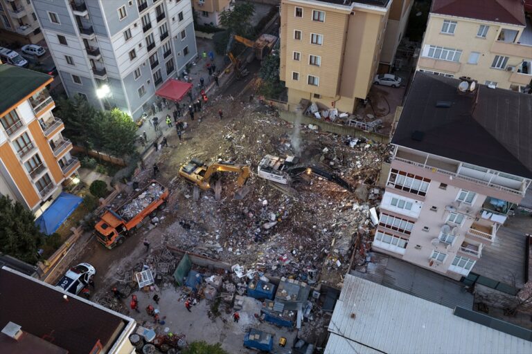 Maltepe'de Çöken Binada Bilanço Ağırlaşıyor: 5 Ölü