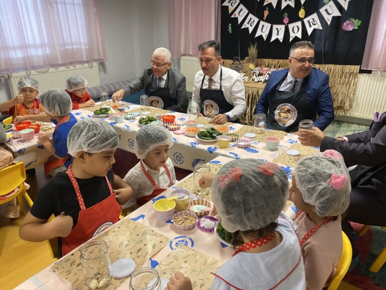 Minik Girişimciler Alaşehir'de Sahneye Çıktı