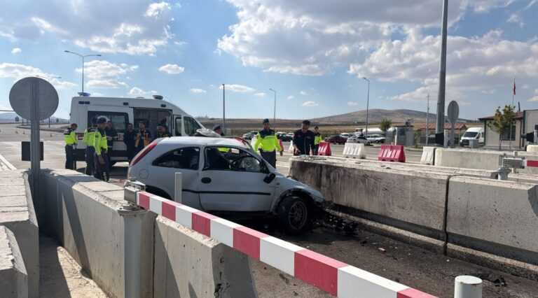 Otoyol Gişelerinde Dehşet: Beton Bariyer Can Aldı