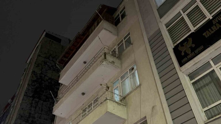 Samsun'da Kıskançlık Dehşeti: Eşini Bıçakla Yaraladı