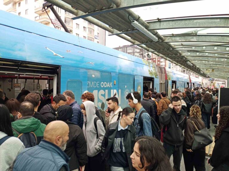 Samsun'da Ulaşım Krizi: Tramvaylar Talebi Karşılamıyor