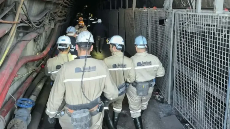 Soma’da Maden Faciası: Acı Bilanço 5’E Yükseldi Soma'da Maden Faciası: Acı Bilanço 5'E Yükseldi