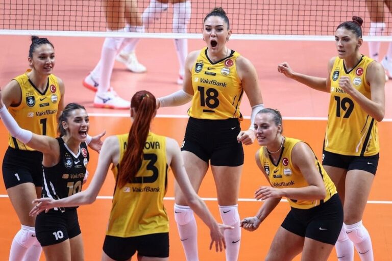 Vakıfbank Dev Finalde Güldü: Şampiyonluk Geldi