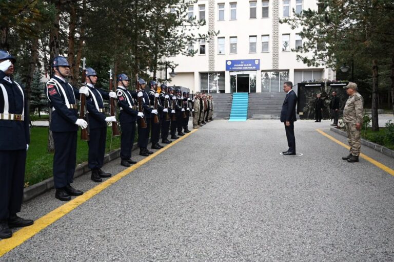 Vali Aydın Baruş'tan Jandarma'ya Kritik Ziyaret