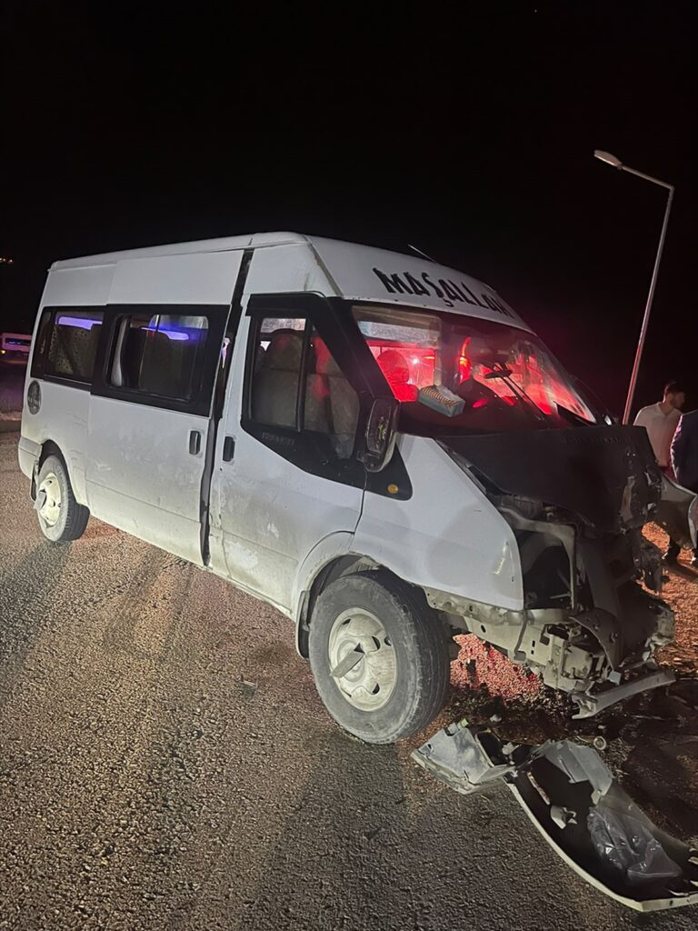 Van'da İşçi Servisleri Çarpıştı: 8 Yaralı Var