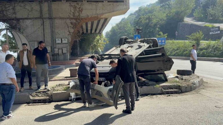 Yeni Aldığı Milyonluk Aracıyla Bir Saat Sonra Kaza Yaptı